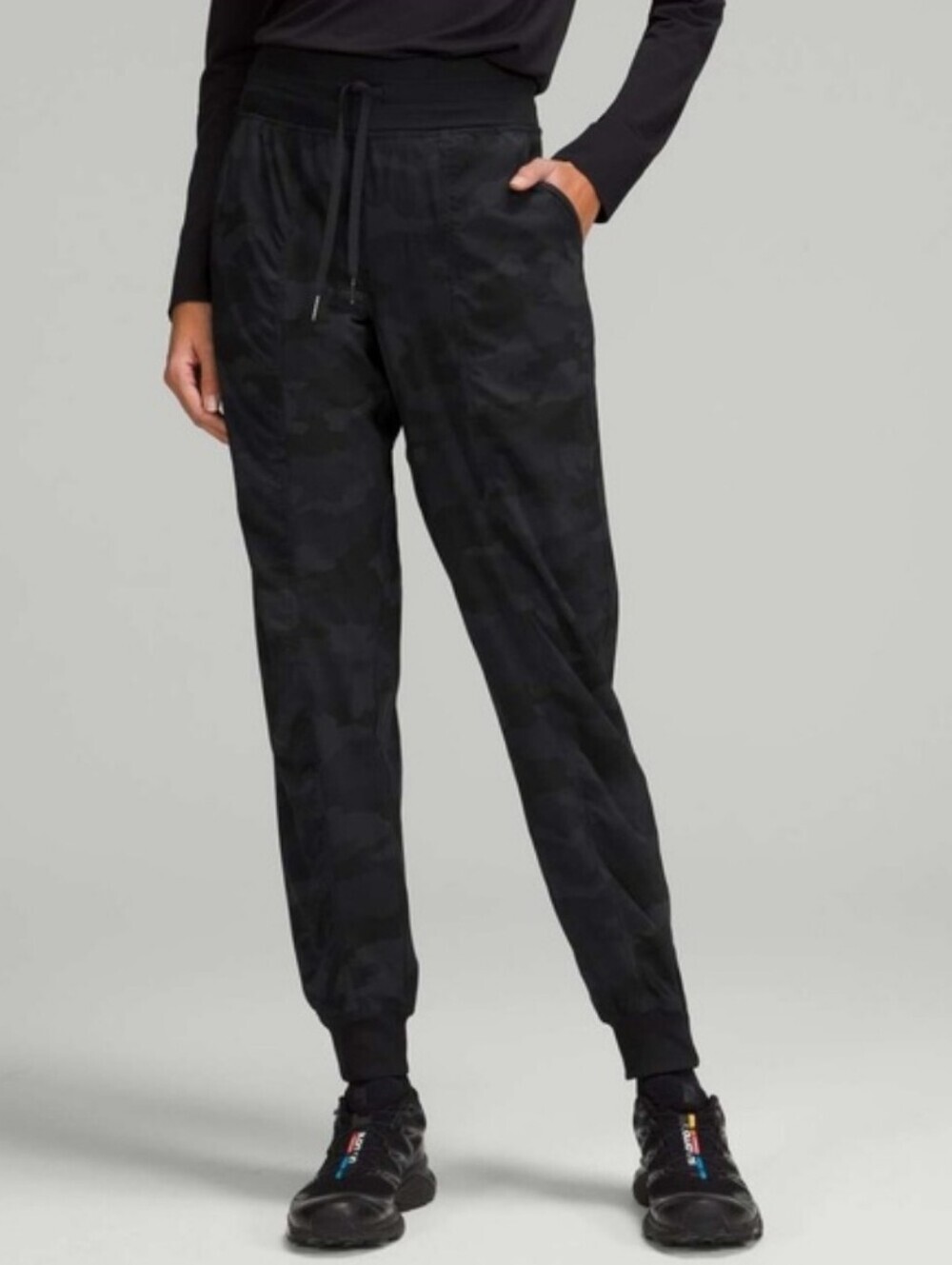 Lululemon Dance Studio Jogger 365 Heritage Camo Coal Size 2